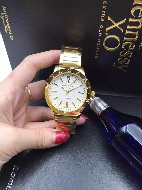 ブルガリ時計正面デザイン